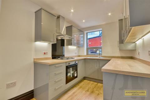 10 Lyndhurst Road, Darwen, BB3 1QR
