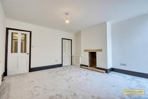 10 Lyndhurst Road, Darwen, BB3 1QR