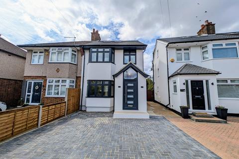 31 Blacklands Drive, Hayes, UB4 8EX