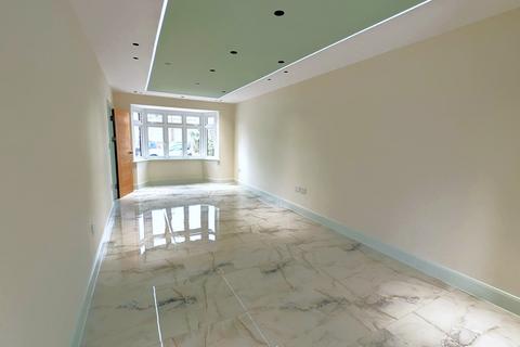 31 Blacklands Drive, Hayes, UB4 8EX