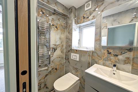 31 Blacklands Drive, Hayes, UB4 8EX