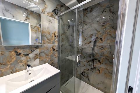 31 Blacklands Drive, Hayes, UB4 8EX