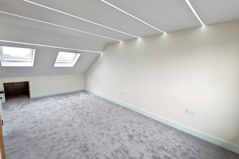 31 Blacklands Drive, Hayes, UB4 8EX