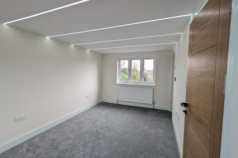 31 Blacklands Drive, Hayes, UB4 8EX
