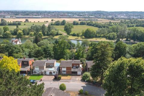 18 Ridge Hall Close, Caversham, Reading, RG4 7EP