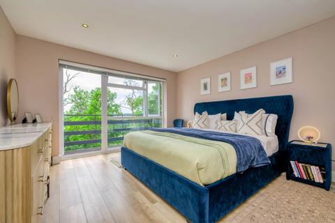 18 Ridge Hall Close, Caversham, Reading, RG4 7EP