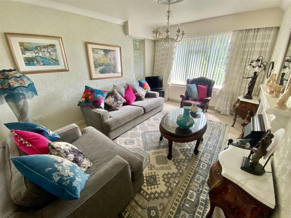 Bramleys Estate Agents - Woodsome Avenue - Mirfiel