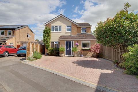 93 Oak Way, Huntley, Gloucester, GL19 3SD