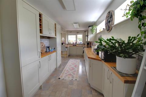 93 Oak Way, Huntley, Gloucester, GL19 3SD