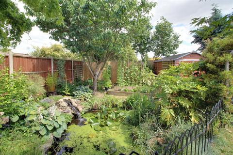 93 Oak Way, Huntley, Gloucester, GL19 3SD