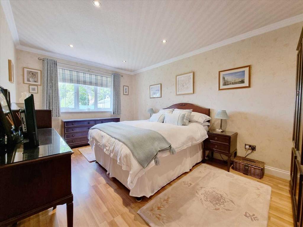 Bedroom 2: