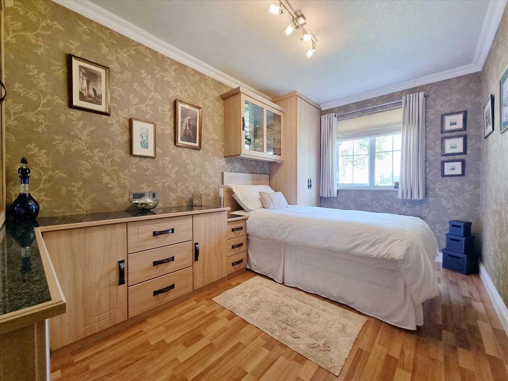 Bedroom 3:
