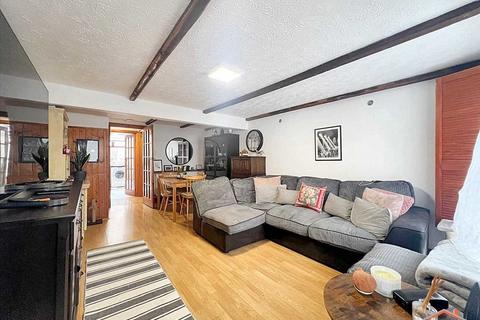 2 bedroom cottage for sale, The Cottage, 4 Ealing Road, Northolt
