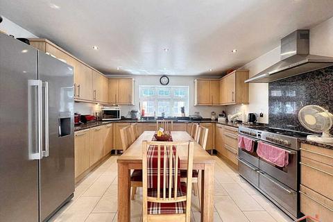 3 bedroom cottage for sale, Oak Cottage, Ealing Road, Northolt
