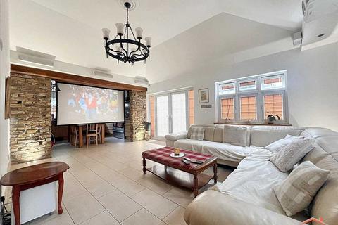 3 bedroom cottage for sale, Oak Cottage, Ealing Road, Northolt