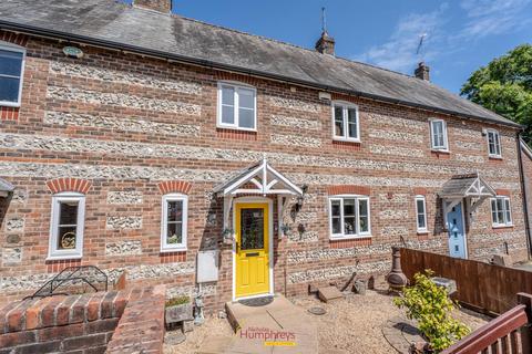 3 bedroom terraced house to rent, Bournemouth Road, Charlton Marshall