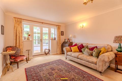 3 bedroom terraced house to rent, Bournemouth Road, Charlton Marshall