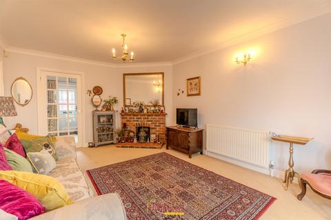 3 bedroom terraced house to rent, Bournemouth Road, Charlton Marshall