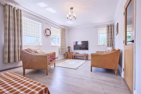 3 bedroom detached house for sale, The Street, Diss IP22