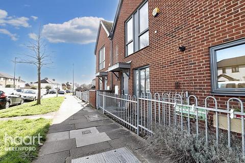 131b Windmill Lane, Greenford, UB6 9DZ