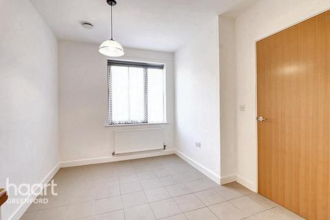 131b Windmill Lane, Greenford, UB6 9DZ