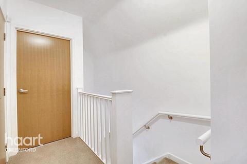 131b Windmill Lane, Greenford, UB6 9DZ