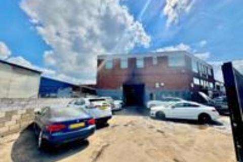 Industrial development to rent, 66-80 Arundel Rd Luton LU4 8DY