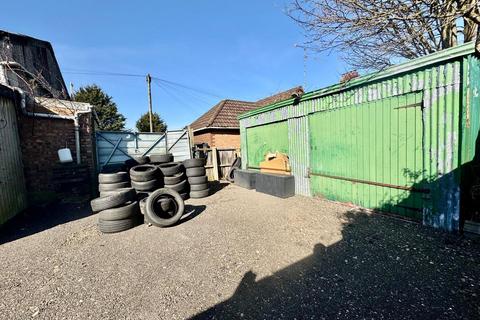 Industrial unit for sale, 208-210 Toddington Rd Luton LU4 9DZ