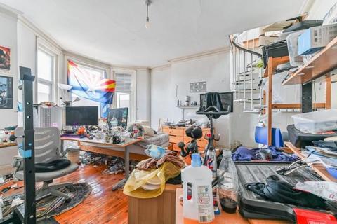 276 Beulah Hill, London, SE19 3HF