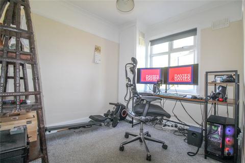 15 Whiterow Park, Trowbridge, BA14 0EG