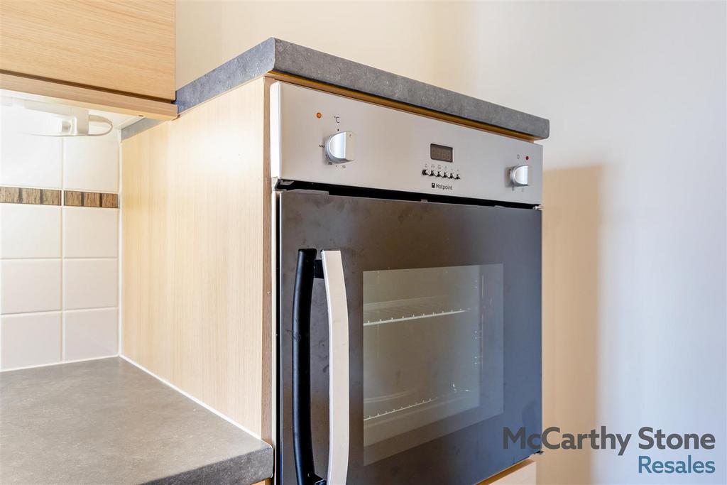 8650627-interior22.jpg