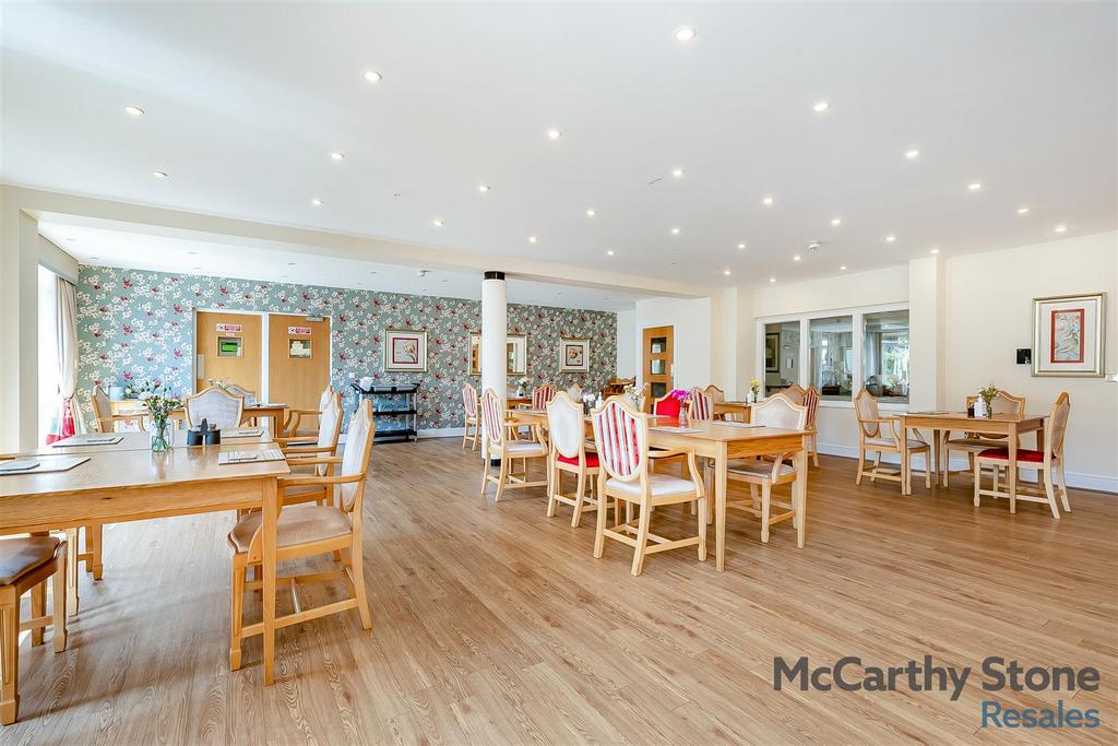 8650627-interior30.jpg