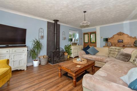 11 Lee Road, Snodland, ME6 5NN