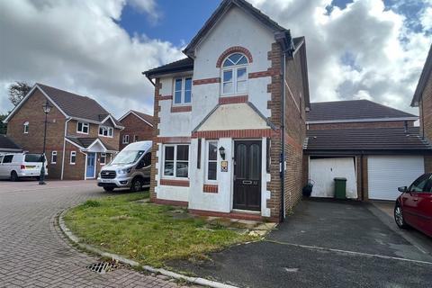 3 bedroom detached house for sale, Drake Close, Bideford EX39