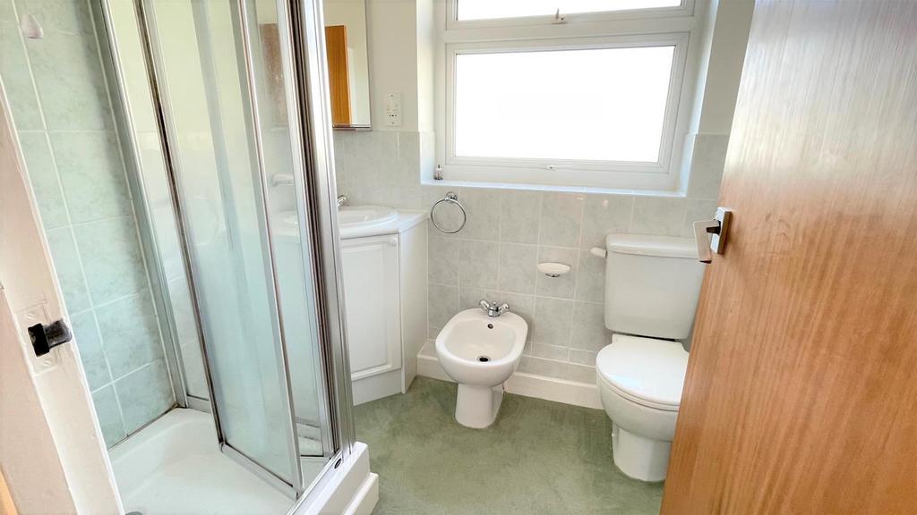 4 piece shower room