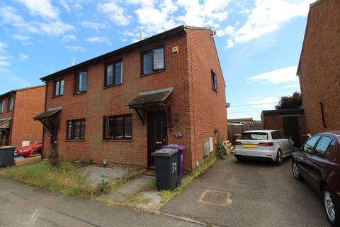 3 bedroom semi-detached house to rent, Larkins Close, Baldock, SG7