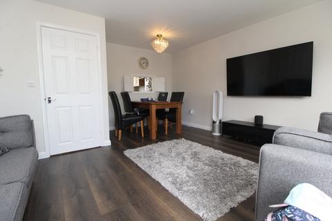 3 bedroom semi-detached house to rent, Larkins Close, Baldock, SG7