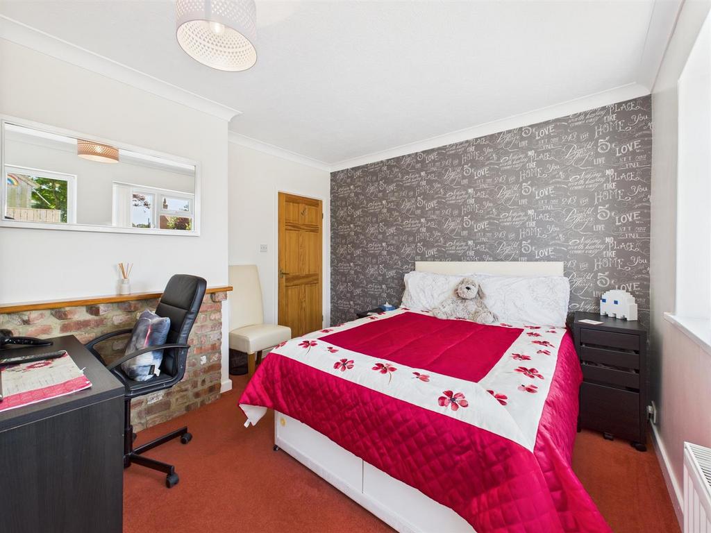 Bedroom: