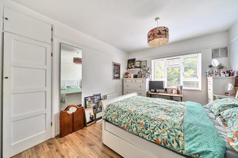 59 Edensor Gardens, London, W4 2QZ