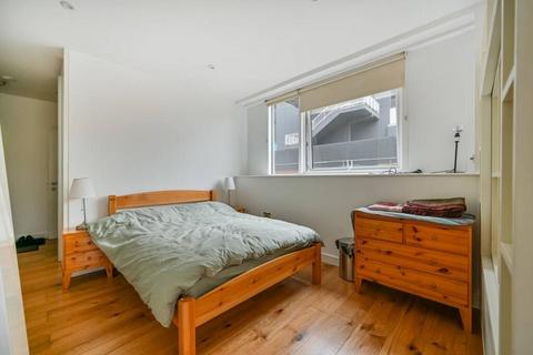 undefined, Lampton Road, Hounslow, TW3