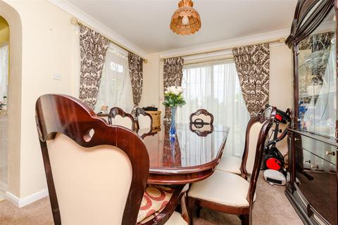 4 bedroom semi-detached house for sale, Teignmouth Road, Welling, Kent