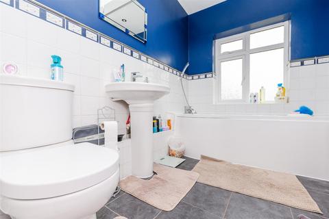 28 Teignmouth Road, Welling, DA16 1LE