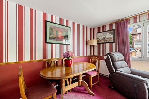2 bedroom ground floor flat for sale, Salisbury Road, Dover, CT16