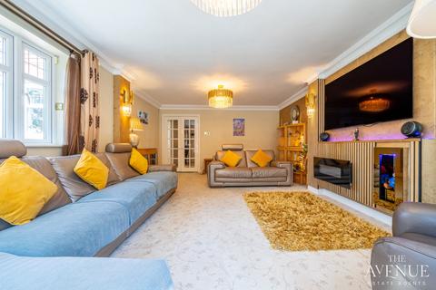undefined, Substantial family home a stones throw from Mapperley Plains