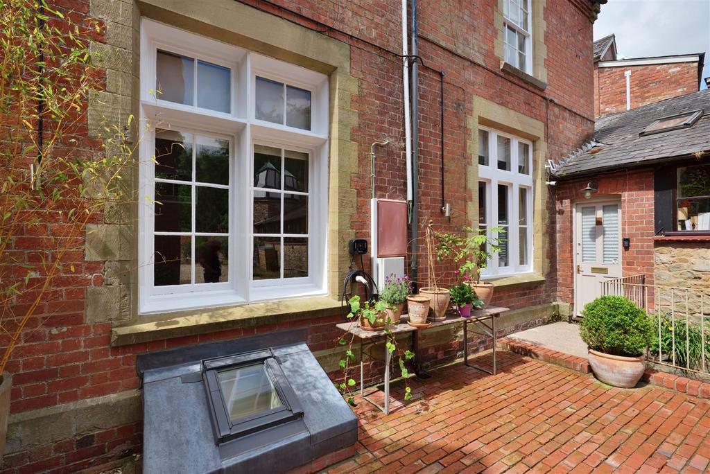 No 2 The Courtyard Wessington Court Woolhope (10).