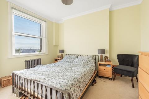 2 bedroom flat to rent, Wells House Road, London, NW10