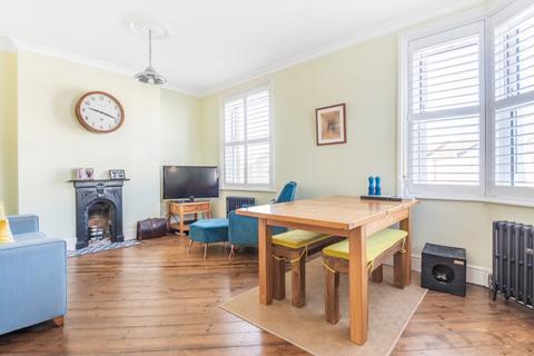 2 bedroom flat to rent, Wells House Road, London, NW10