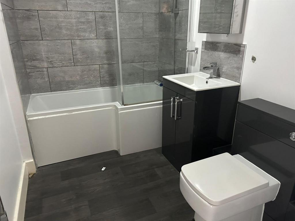 Bathroom / WC: