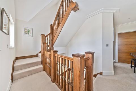 5 Rouse Close, Weybridge, KT13 9DH