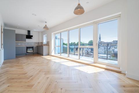 2 bedroom flat to rent, Lansdowne Hill, Norwood, London, SE27